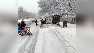 Более 70 ДТП произошло из-за снегопада в Алматы видео