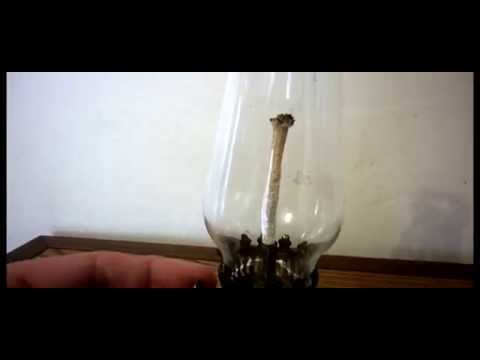 VINTAGE LAMPLIGHT FARMS AUSTRIA PRESSED GLASS OILPARAFFIN LAMP & CHIMNEY