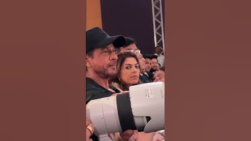 Srk Clapping for Siddhanth Chaturvedi & Abhishek Banerjee