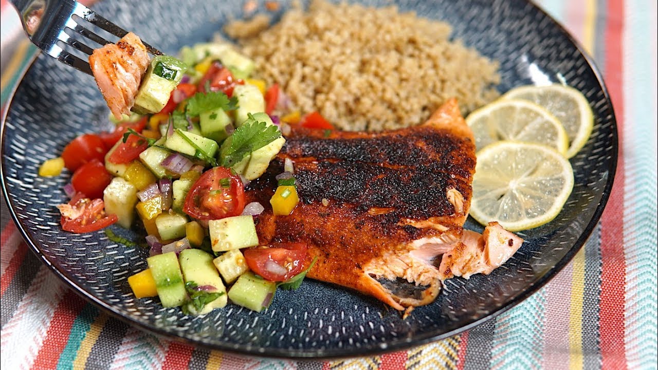 Salmón con Paprika y Ensalada de Aguacate - Mi Cocina Rápida | Mi Cocina Rápida - Karen