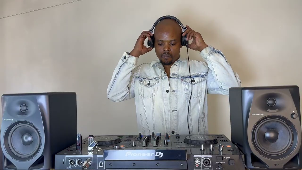 Watch Archiving Deep House (ADH Vol. 73) Mixed By De Sol'Ace l Deep House l Soulful Music l South Africa on YouTube Watch Archiving Deep House (ADH Vol. 73) Mixed By De Sol'Ace l Deep House l Soulful Music l South Africa on YouTube