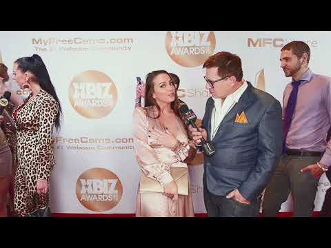 4k/60 Actor Abigail Mac on the red carpet at an awards show in Los Angeles, CA (Remastered)