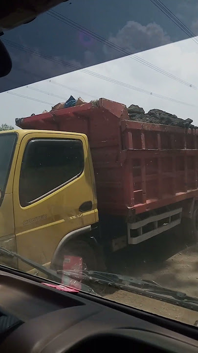 jalan menuju kuari ya g geal geol asik