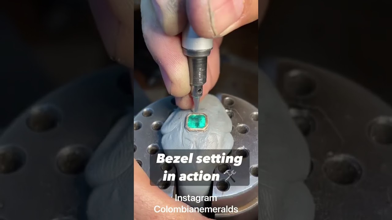 Melting 14K yellow gold to make a emerald ring 💍