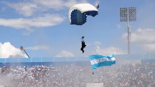 40 paracaidistas aterrizan en el estadio José de La Paz Herrera  15 de septiembre de 2022