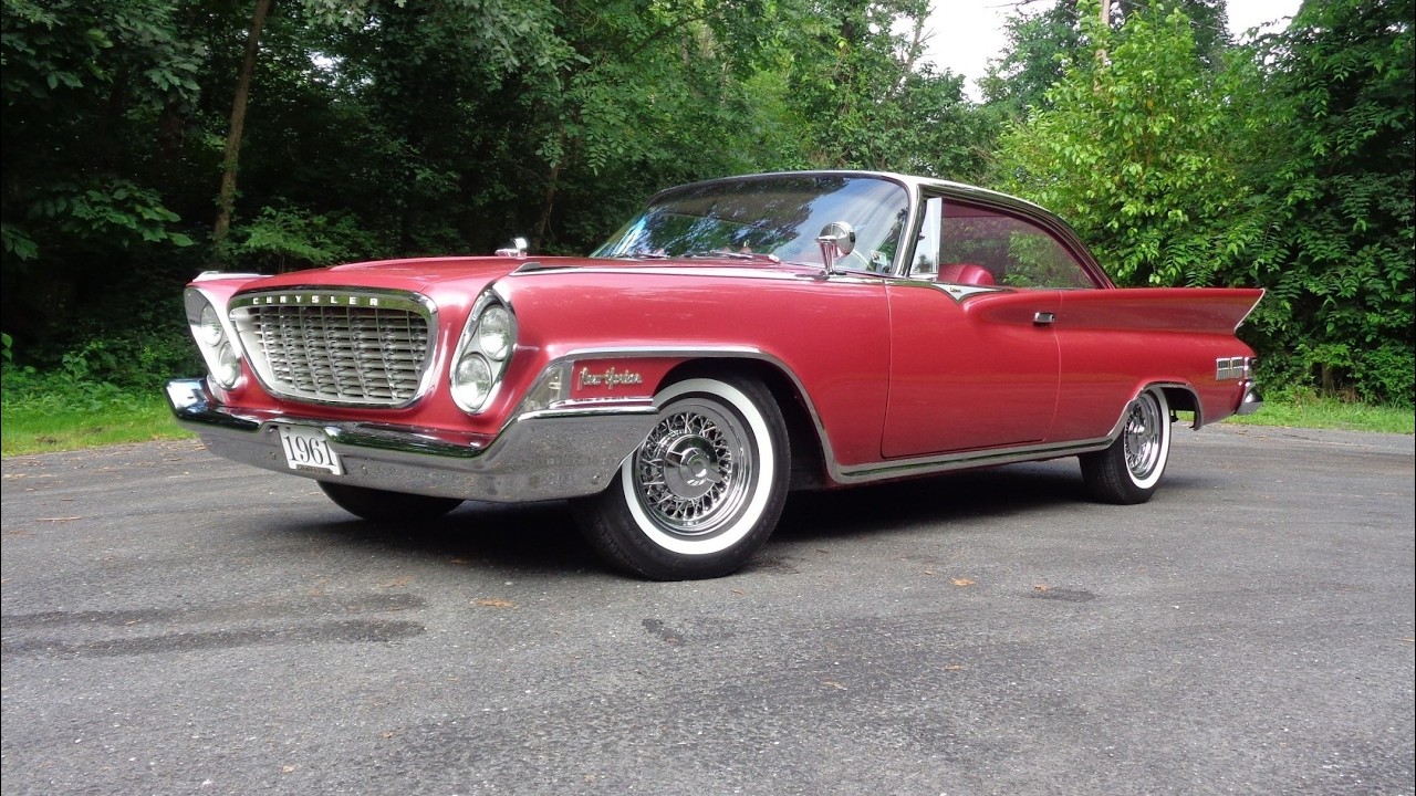 Chrysler New Yorker 1961 года выпуска, 2 двери, цвет Dubonnet. История «Покрась и прокатись на мо...