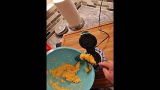 A low-carb bread alternative called a #chaffle