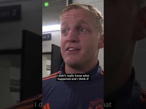 Donny Van de Beek's reaction to Harry Maguire being BOOED! 😳 #shorts