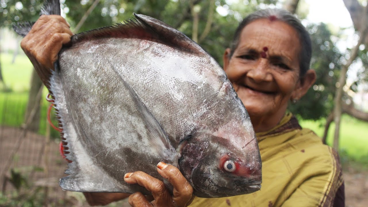 Black Pomfret Fish Recipe || Black Pomfret Fish Masala Curry by Grandmother || Myna Street Food