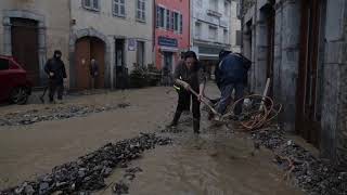 La Commune De Laruns Dans Les Pyrénées Atlantiques En Proie Aux Inondations.