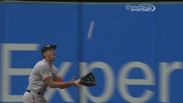 SF@STL: Pence makes a basket catch in deep right