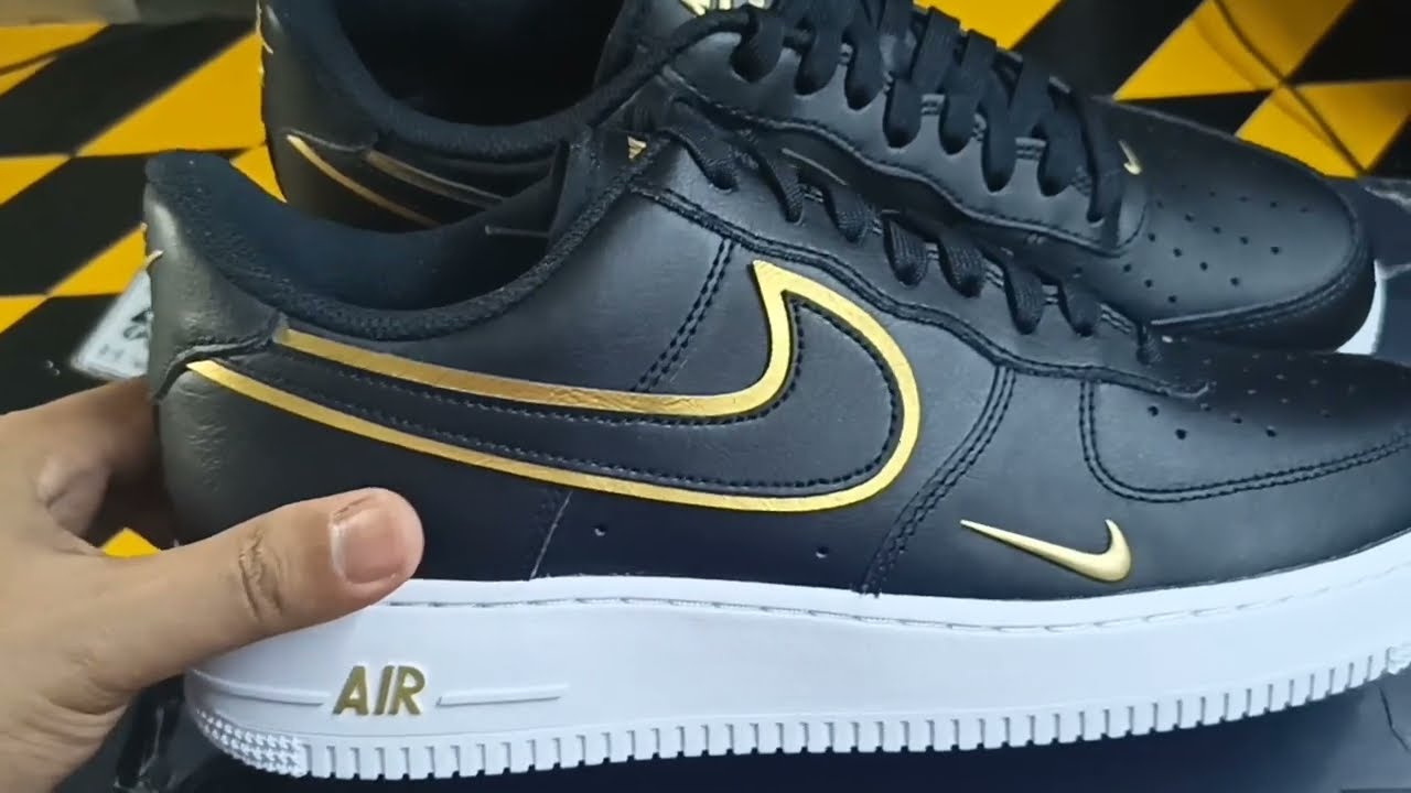 Size+9+-+Nike+Air+Force+1+Black+Metallic+Gold+White+-+da8481001