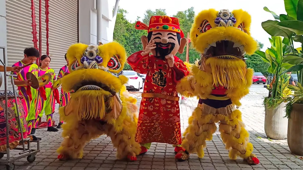 Lion Dance visit Dengkil with Choy San Yeh