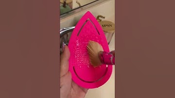 How to clean your makeup brushes! #makeupbrushes #makeuphacks #IPSY