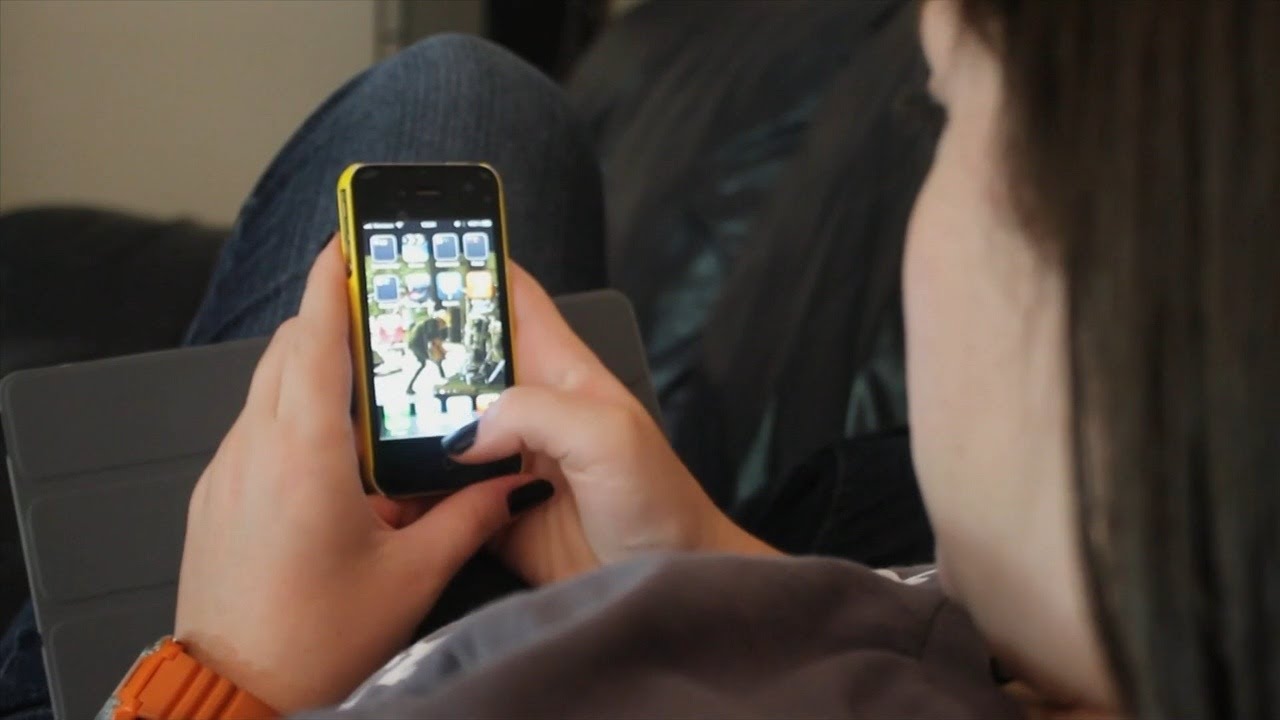Hamilton County School Board approves cell phone policy - YouTube
