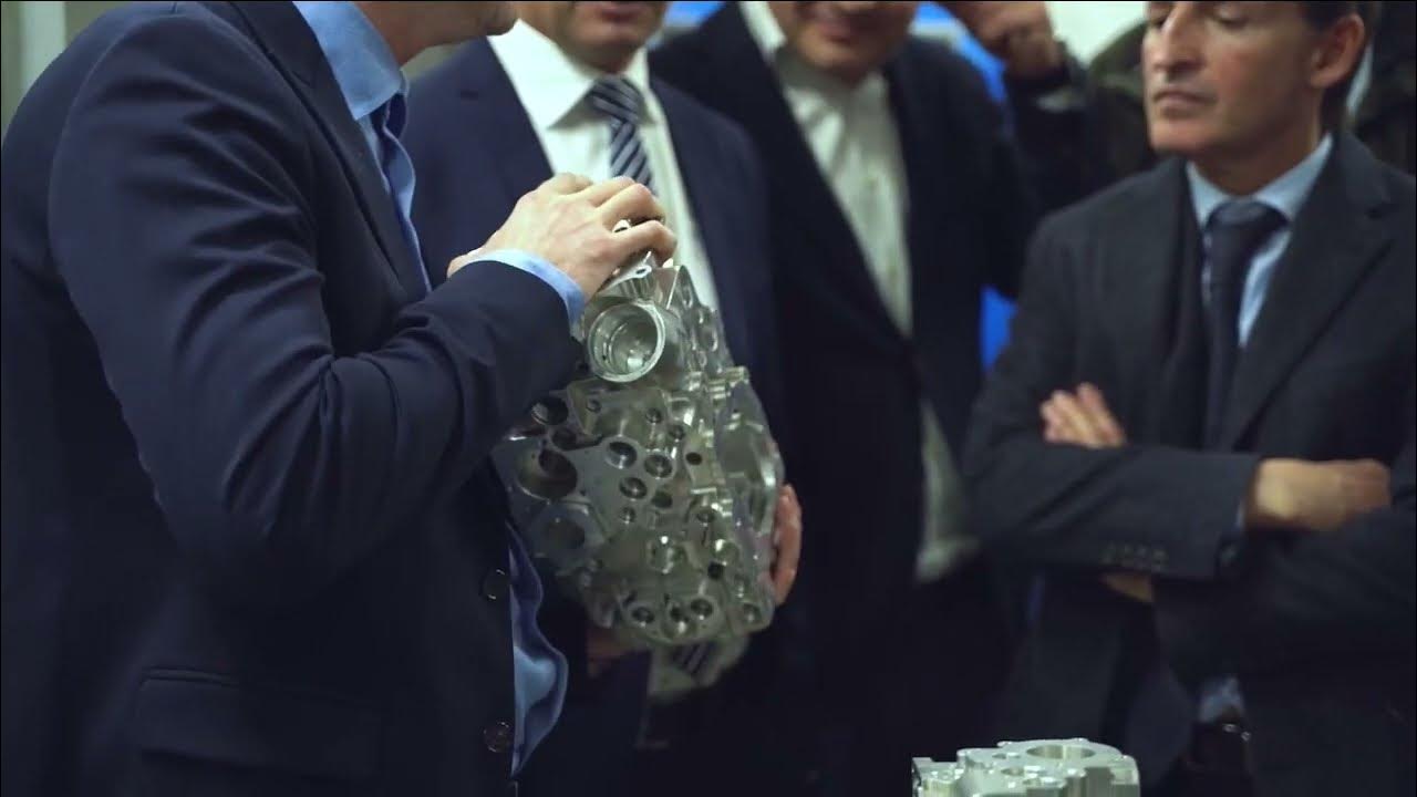 Sirius jet. Sf-50 vision jet. Бизнес авиация сириус аэро. Сергей азарсков сириус аэро. Challenger 850 салон.