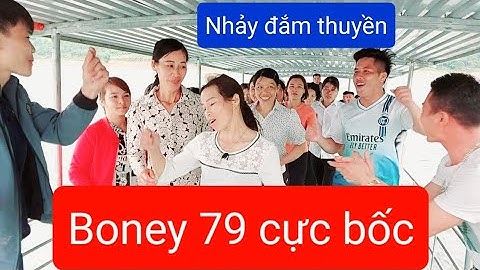 Nhảy cực xung trên thuyền, bất chấp mưa rơi ! Boney 79 Dance disco 7x 8x 9x Hội xuân đền Tính 2021