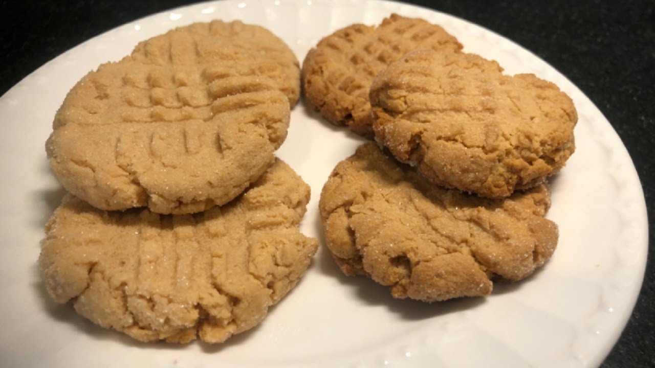 Our UM Table | Easy Peanut Butter Cookies - YouTube