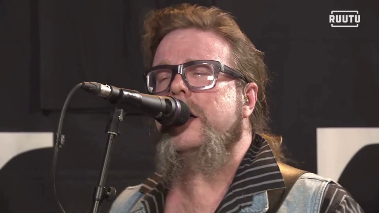 Viikate - Ei ole ketään kelle soittaa