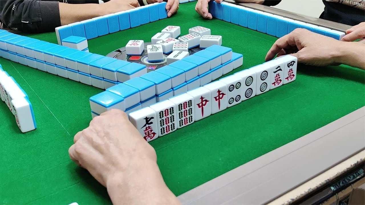 红中麻将,高手对决,麻将台上见分晓 - YouTube