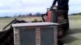 Zanjadora Zahn Ditch Witch - Modelo R300