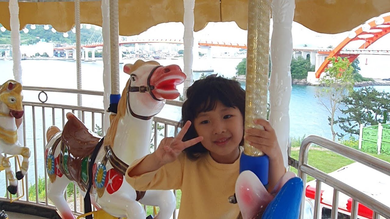 바다를 보며 타는 #회전목마 #바다 #사천 #삼천포 #사천여행 #삼천포여행 #아라마루아쿠아리움 #삼천포대교  2023/05/27