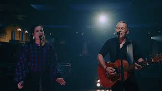 Vignette de la vidéo "Mark Seymour & The Undertow - The Whole World Is Dreaming (feat. Missy Higgins) - Live At The Forum"