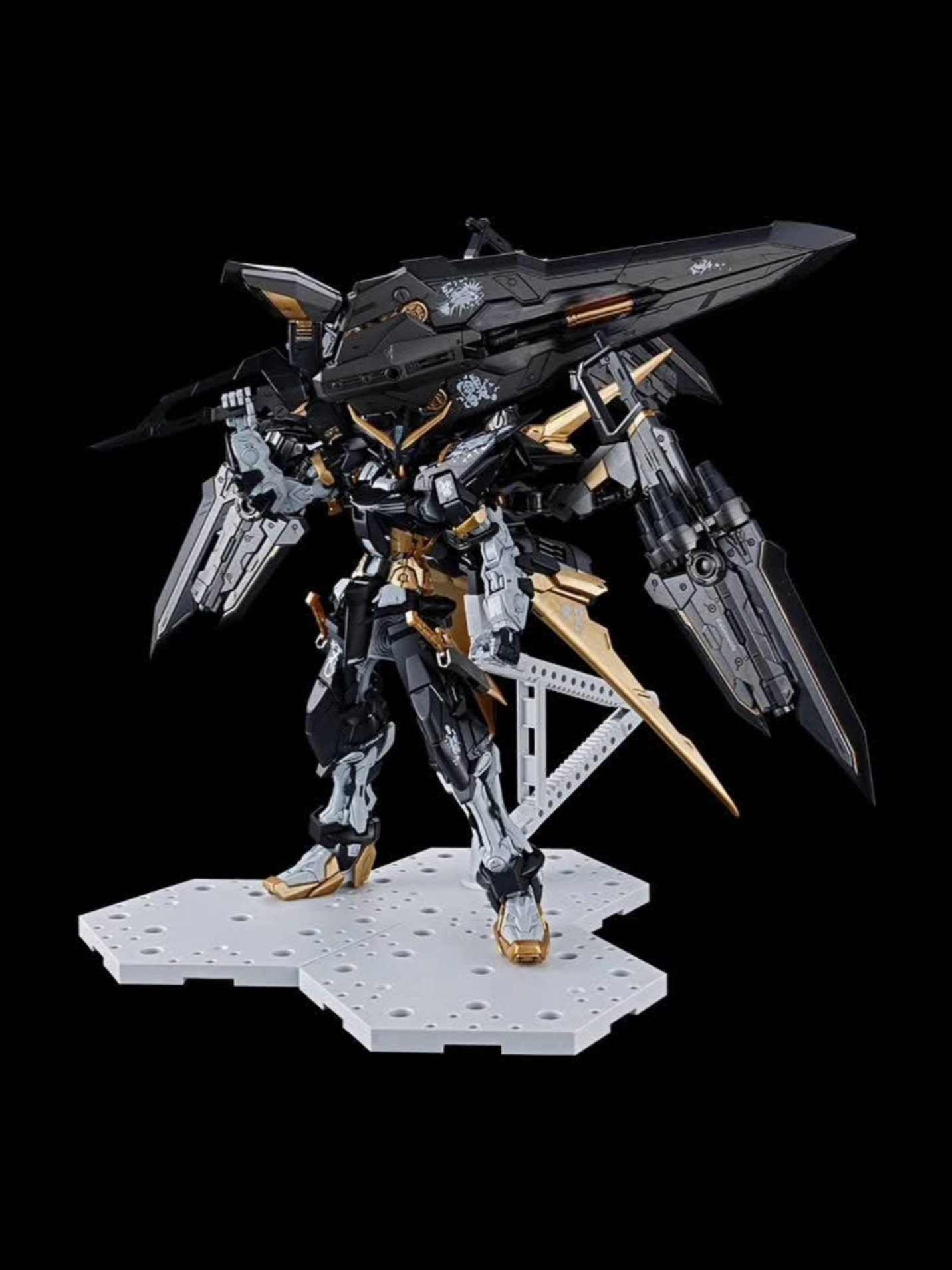 Exclusive Bandai China MG 1/100 – Gundam Astray [CROSS CONTRAST