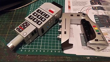 Space 1999 Stun Gun and Comm Lock