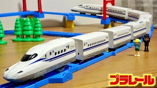 これは増設すべき！プラレール 長編成で走らせよう！新幹線N700S確認試験車 中間車セット 標準車両に５両プラスで最大８両編成！走行風景も圧巻です！