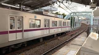 東急線宮前平駅東京メトロ8000系8102F編成各駅停車中央林間駅行き発車。