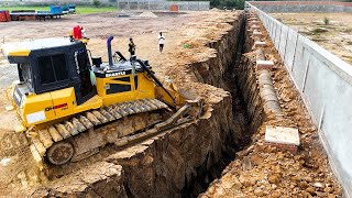 SHANTUI Dozer C3 Pushing Repairing Sink Land With 25T Dump Trucks