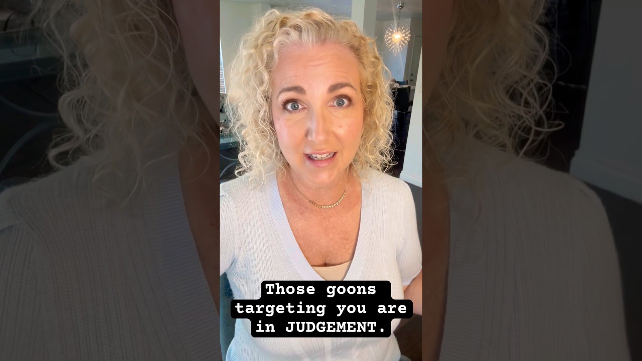 Эти головорезы, которые нацелились на вас, находятся под СУДОМ. 