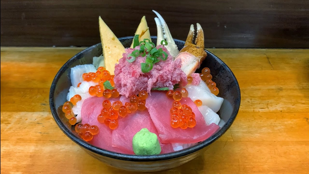 Japanese Street Food in TSUKIJI Market | Tokyo Japan