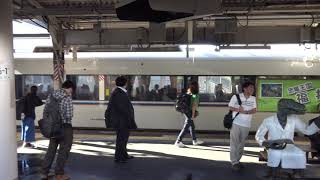 敦賀駅に到着してきた北陸本線下り特急しらさぎ681系