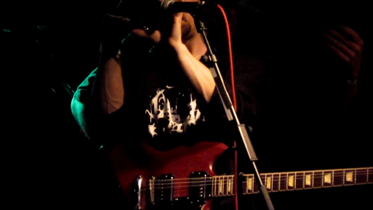 Guarda The Jonestown Crows "Mr. Entropy" LIVE @ The Loft, Lansing, Michigan, 6-17-2017 su YouTube Guarda The Jonestown Crows "Mr. Entropy" LIVE @ The Loft, Lansing, Michigan, 6-17-2017 su YouTube