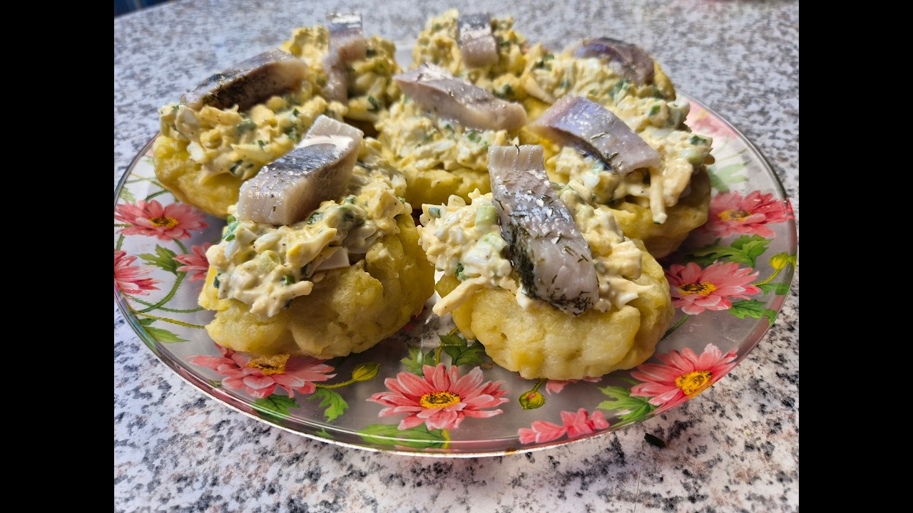 Ситна святкова ЗАКУСКА. Картопляні кошики з оселедцем