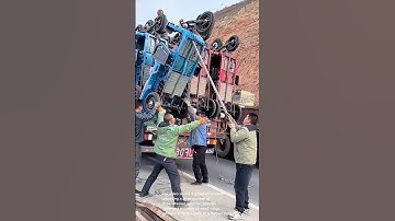 Unloading Tricycles: Ingenious Teamwork!