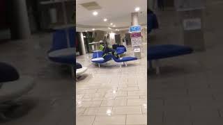 La Me De Grêlons Devant Lhôpital De Tarare