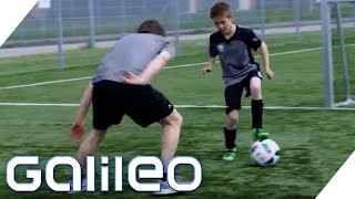 Schulfach Fußballtricks? Harter Alltag in einem deutschen Fußballinternat | Galileo | ProSieben