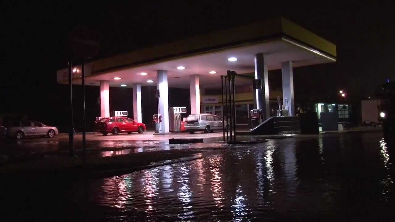 Aktuálně: Velká voda z polí zaplavila část Kostelce nad Orlicí