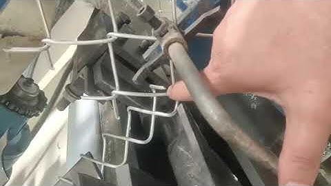 Double spiral chain link fence machine installation and adjusting video 480p