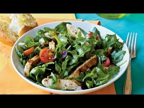 Video: Diet Salad With Arugula And Chicken