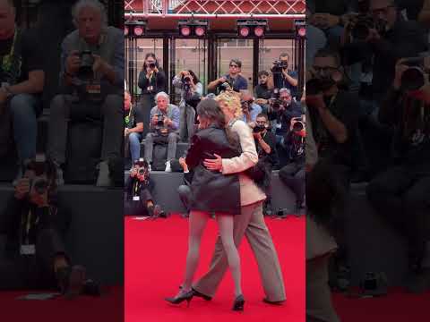 Video BENEDETTA PORCAROLI E LORENZO ZURZOLO DI NUOVO INSIEME: DA BABY AL RED CARPET DI ROMA