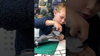 Katalina лодка -самолёт из LEGO, собирает Оливер Август, часть 3