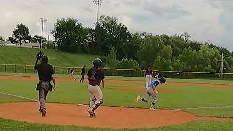 2023 Hayden Waters makes catch in CF