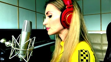 Female producer ANNA MIA creates a song in FL Studio 20