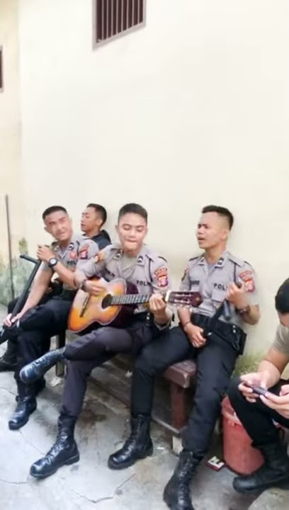 Viral ‼️‼️ Polisi Ganteng 😍 Nyanyi lagu (Armada -Apa Kabar Sayang)
