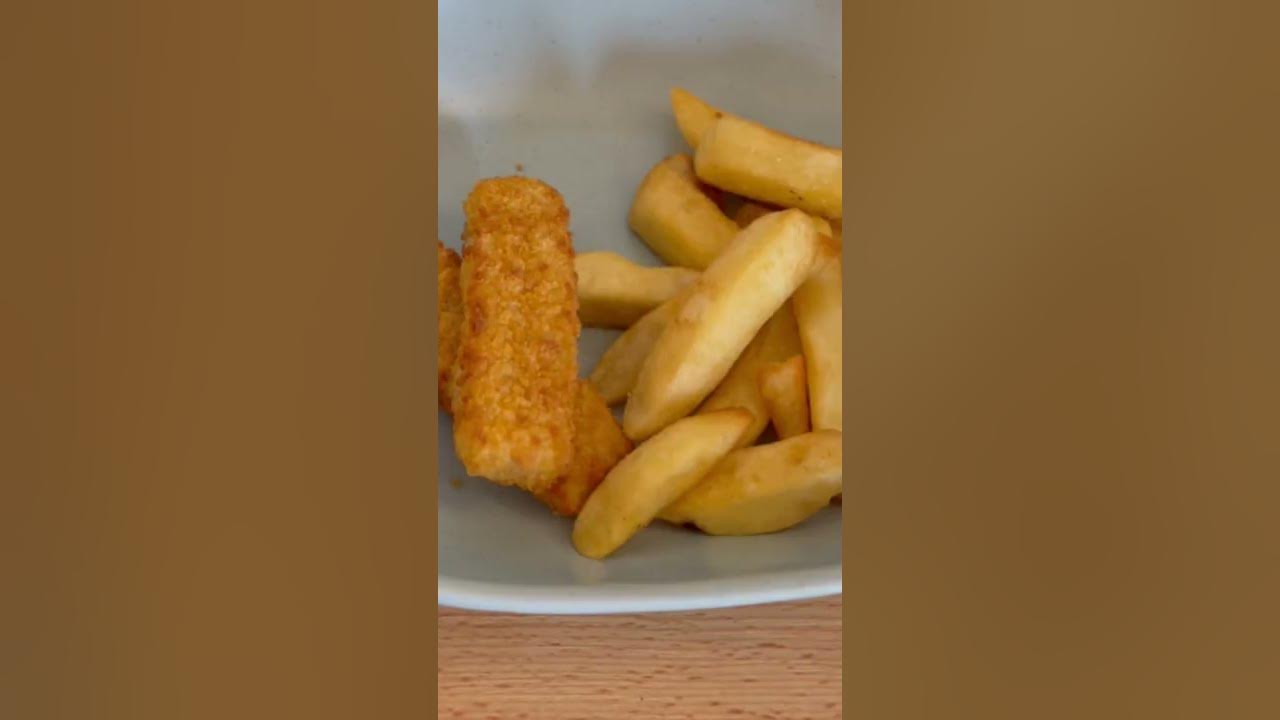 Fish fingers and chips, cook from frozen 10 minutes in a halogen oven YouTube