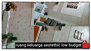 make over ruang keluarga low budget | mengatasi tembok kosong dan lembab